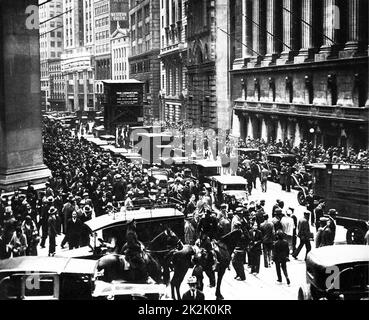 Kundenansturm außerhalb der New Yorker Börse Dring dem Börsenkrach 1929 Stockfoto