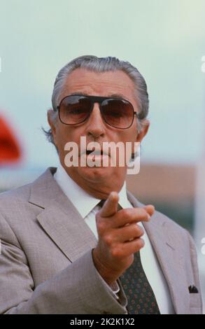 Der amerikanische Schauspieler Robert Mitchum, fotografiert während der Ausgabe des Deauville American Film Festival 15.. September 1989 Stockfoto