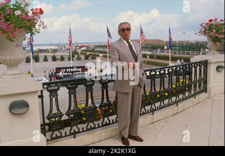 Der amerikanische Schauspieler Robert Mitchum, fotografiert während der Ausgabe des Deauville American Film Festival 15.. September 1989 Stockfoto