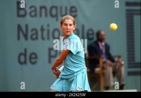 Die ehemalige jugoslawische Tennisspielerin Monica Seles während des Halbfinales der Frauen bei den French Open gegen die Deutsche Steffi Graf. Paris, Den 1989. Juni Stockfoto