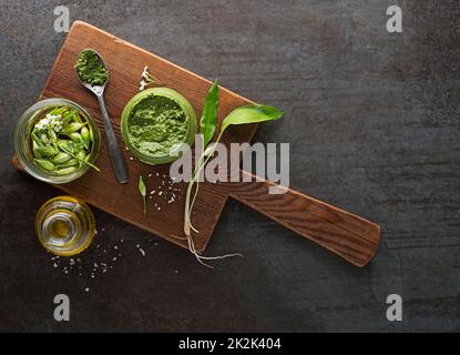 Bärlauch-pesto Stockfoto