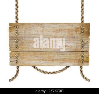 Alte Holzbohle mit Seil isoliert auf weißem Hintergrund. 3D Abbildung Stockfoto