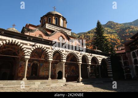 Die Hauptkirche „Geburt der Jungfrau Mutter“ im Kloster Rila Stockfoto