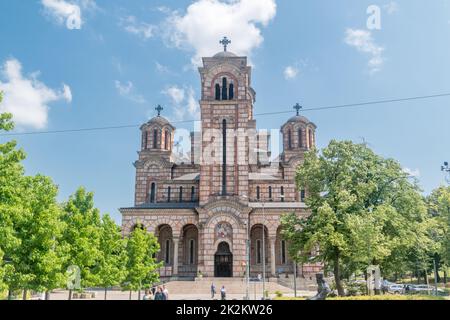 Belgrad, Serbien - 7. Juni 2022: Die Markuskirche oder die Markuskirche. Serbisch-orthodoxe Kirche im Tasmajdan Park in Belgrad. Stockfoto