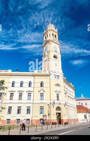 Oradea, Rumänien - 10. Juni 2022: Rathaus von Oradea. Stockfoto