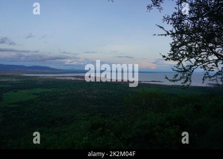 Ruhige Atmosphäre am Lake Manyara nach Sonnenuntergang Stockfoto