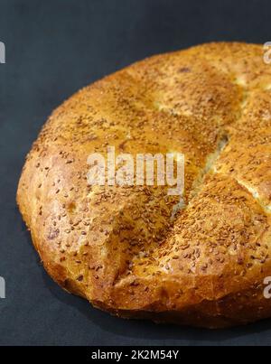 Pita mit Sesamsamen in Ramadan, Pita Brot in türkischer Kultur, Ramadan und Pide Stockfoto
