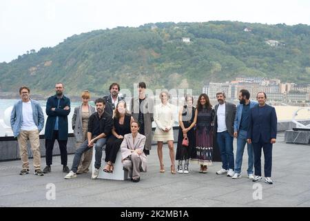 23. September 2022, Madrid, Madrid, Spanien: Rodrigo Sorogoyen, Isaki Lacuesta, Isa Campo, Alberto Rodriguez, Luis Callejo, Melina Matthews, Ainhoa Santamaria, Patricia Lopez Arnaiz, Zoe Arnao, Maria Vazquez, Jesus Carroza, Francisco Araujo, Ignacio Corrales, Rafael Portela, Isabel Pena, Alberto Marini nahmen am 'Apagon' Photocall während des 70. San Sebastian International Film Festival im Kursaal Palace am 23. September 2022 in Donostia / San Sebastian, SpanienDonostia / San Sebastian Teil. Spanien. 20220923, (Bildnachweis: © Jack Abuin/ZUMA Press Wire) Stockfoto