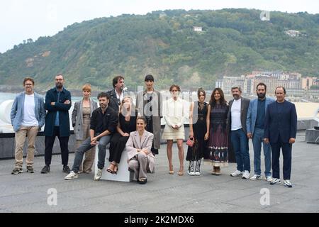 23. September 2022, Madrid, Madrid, Spanien: Rodrigo Sorogoyen, Isaki Lacuesta, Isa Campo, Alberto Rodriguez, Luis Callejo, Melina Matthews, Ainhoa Santamaria, Patricia Lopez Arnaiz, Zoe Arnao, Maria Vazquez, Jesus Carroza, Francisco Araujo, Ignacio Corrales, Rafael Portela, Isabel Pena, Alberto Marini nahmen am 'Apagon' Photocall während des 70. San Sebastian International Film Festival im Kursaal Palace am 23. September 2022 in Donostia / San Sebastian, SpanienDonostia / San Sebastian Teil. Spanien. 20220923, (Bildnachweis: © Jack Abuin/ZUMA Press Wire) Stockfoto