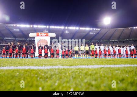 BRÜSSEL, BELGIEN - 22. SEPTEMBER: Thibaut Courtois aus Belgien, Toby Alderweireld aus Belgien, Zeno Debast aus Belgien, Jan Vertonghen aus Belgien, Axel Witsel aus Belgien, Kevin De Bruyne aus Belgien, Youri Tielemans aus Belgien, Eden Hazard aus Belgien, Yannick Carrasco aus Belgien, Thomas Meunier aus Belgien, Michy Batshuayi aus Belgien, Schiedsrichter-Assistent Serkan Olguncan, Schiedsrichter Ali Palabiyik, Schiedsrichter-Assistent Erdinc Sezertam, Wayne Henessey aus Wales, Neco Williams aus Wales, Chris Mepham aus Wales, Joe Rodon aus Wales, Matthew Smith aus Wales, Brennan Johnson aus Wales, Kieffer Moore aus Wales, Connor Ro Stockfoto