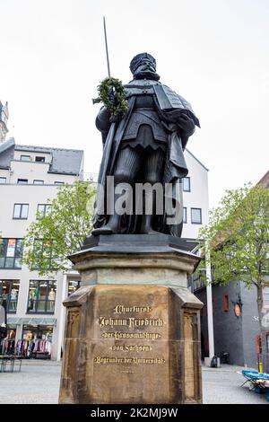 Marktplatz Jena, mit dem Hanfried-Denkmal zum Gedenken an den ehemaligen Herrscher Johann Friedrich I. von Sachsen Stockfoto