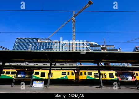 Der Bau des Bürogebäudes mit Verkaufsfläche in der Na Florenci Straße in der Nähe des Bahnhofs Masaryk in Prag, Tschechische Republik, wird am Septembererwartet Stockfoto
