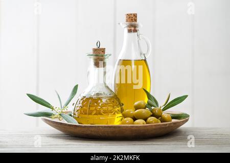 Olivenölflasche Stockfoto