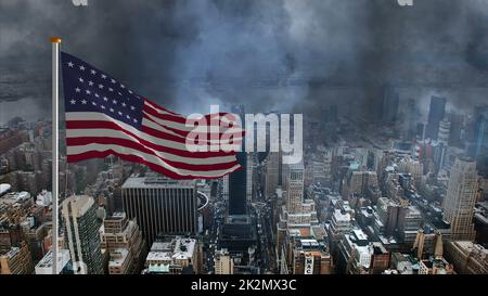 USA Flagge gegen Sturm in der Großstadt Stockfoto