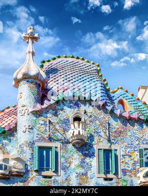 Casa Batllo. Äußere Architektur. Der von Antoni Gaudi entworfene Ort ist ein Wahrzeichen der Stadt. Stockfoto