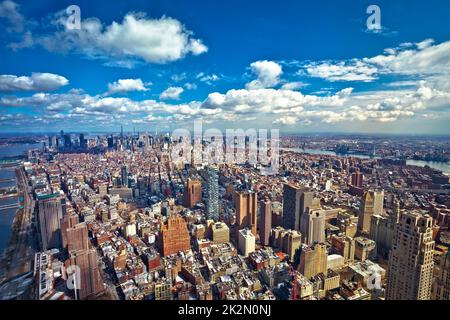 Atemberaubende Skyline von New York City aus der Vogelperspektive Stockfoto