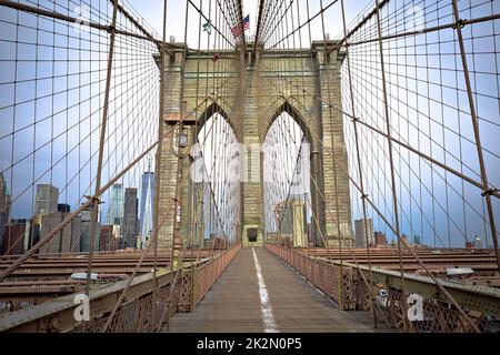 Blick auf die Brooklyn Bridge in New York City Stockfoto