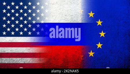 Nationalflagge von Russland, Vereinigte Staaten von Amerika USA Nationalflagge und Flagge der Europäischen Union. Grungen Hintergrund Stockfoto
