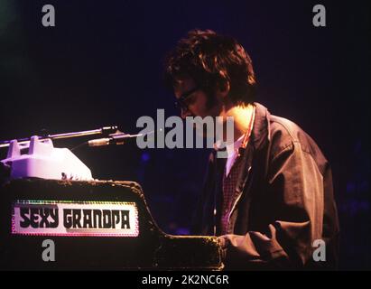 AELS ; Mark Oliver Everett, E (Gesang) ; Live at Shepherd's Bush Empire , London, UK ; Mai 1997 ; Credit : Mel Longhurst / Performing Arts Images ; www.performingartsimages.com Stockfoto