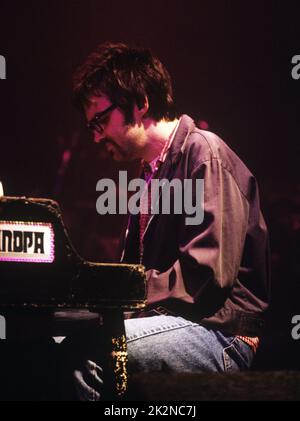 AELS ; Mark Oliver Everett, E (Gesang) ; Live at Shepherd's Bush Empire , London, UK ; Mai 1997 ; Credit : Mel Longhurst / Performing Arts Images ; www.performingartsimages.com Stockfoto