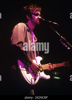 AELS ; Mark Oliver Everett, E (Gesang) ; Live at Shepherd's Bush Empire , London, UK ; Mai 1997 ; Credit : Mel Longhurst / Performing Arts Images ; www.performingartsimages.com Stockfoto