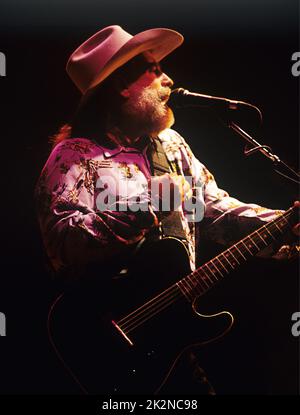 BELLAMY BROTHERS; Homer Bellamy (Gitarre, Gesang); live in London, UK; Mai 1997 ; Credit : Mel Longhurst / Performing Arts Images ; www.performingartsimages.com Stockfoto