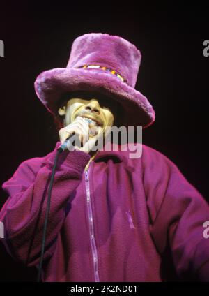 JAMIROQUAI ; Jay Kay (Gesang) ; live in der Royal Albert Hall, London, UK ; 1996 ; Credit : Mel Longhurst / Performing Arts Images ; www.performingartsimages.com Stockfoto