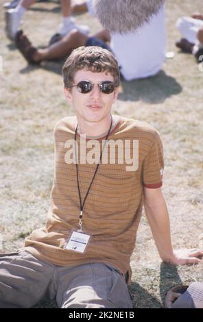 JOHN POWERS ; B. 1967, englischer Singer-Songwriter und Frontmann der Rockband, Besetzung und ehemaliger Bassist für The La's ; Backstage beim V Festival, Hylands Park, Chelmsford, UK; August 1996 ; Credit : Mel Longhurst / Performing Arts Images ; www.performingartsimages.com Stockfoto