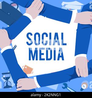 Konzeptionelle Überschrift Soziale Medien. Business Showcase Online-Kommunikationskanal Netzwerk Mikroblogging vier Hände Zeichnung Haltearm zusammen zeigt Verbindungssymbol. Stockfoto