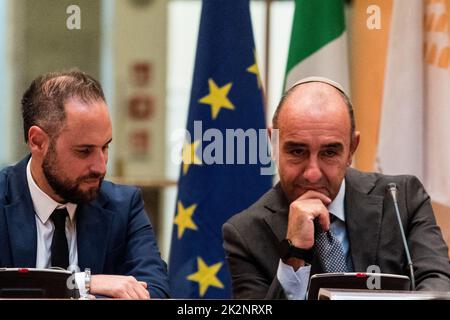 Eomw, Italien, Italien. 21. September 2022. Präsentation des Buches: 'Il silenzio che urla. L'attentato alla sinagoga di Roma del 9 ottobre 1982' von Gadiel Gaj TachÃ¨, anlässlich des Jahrestages der Attentat auf dem Tempio Maggiore in Rom am 9. Oktober 1982 durch palästinensische Terroristen, bei der der zweijährige Stefano Gay TachÃ¨ ermordet wurde. (Bild: © Andrea Ronchini/Pacific Press via ZUMA Press Wire) Stockfoto