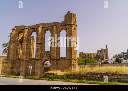 Die mittelalterlichen Kirchenruinen des Heiligen Georges der Latiner in Famagusta, Zypern Stockfoto