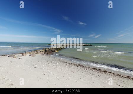 Am Strand, an der ostsee und an den Steinfelsen, SchÃ¶nberger Strand, SchÃ¶nberg, Schleswig-Holstein, Norddeutschland Stockfoto