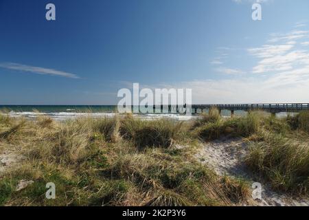 Dünen, Strand, ostsee und Meeresbrücke, SchÃ¶nberger Strand, SchÃ¶nberg, Schleswig-Holstein, Norddeutschland Stockfoto