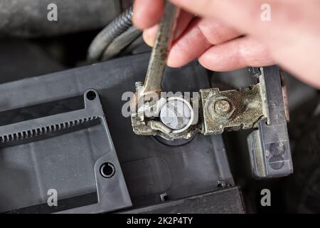 Anschlusskabelanschluss für Autobatterie Stockfoto