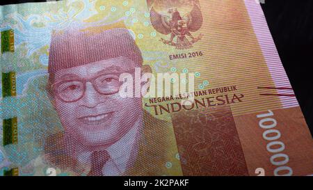 Das indonesische Geld ist einhunderttausend Rupien Stockfoto