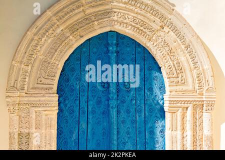 Alte Tür der Panagia Eleousa Kirche im Dorf Kato Lefkara. Larnaca District, Zypern Stockfoto