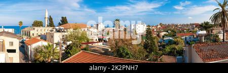 Panorama der Altstadt. Blick von der Dachterrasse. Larnaca. Zypern Stockfoto