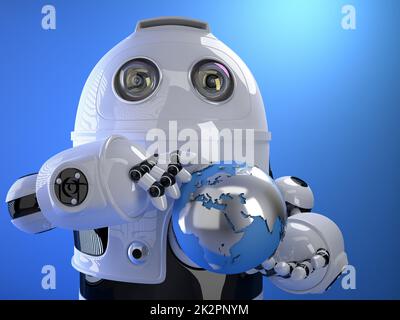 Roboter mit blauer, glänzender Erdkugel. Technologiekonzept. Isoliert. Enthält Beschneidungspfad. Stockfoto