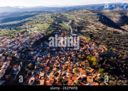 Luftaufnahme von lofou Dorf. Limassol District, Zypern Stockfoto