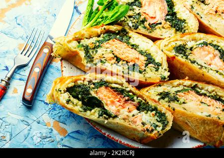 In Teig gebackener Lachs. Stockfoto