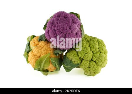 Farbenfroher Blumenkohl auf Weiß Stockfoto