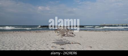 Am Strand, Ostsee, Überschwemmung, Steingürtel, SchÃ¶nberger Strand, SchÃ¶nberg, Schleswig-Holstein, Norddeutschland Stockfoto