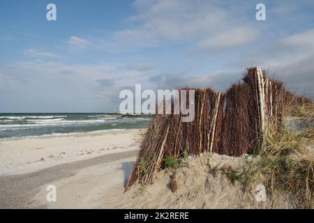 Dünen, Strand, Ostsee und Meeresbrücke, SchÃ¶nberger Strand, SchÃ¶nberg, Schleswig-Holstein, Norddeutschland Stockfoto