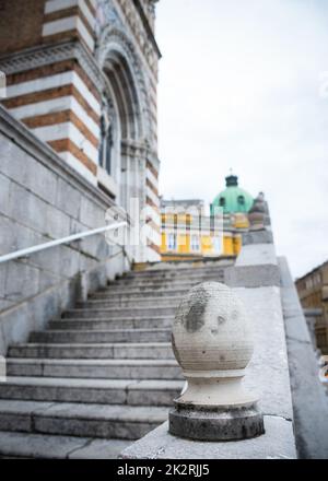 Vor der Kapuzinerkirche der Muttergottes von Lourdes in Rijeka Kroatien Stockfoto