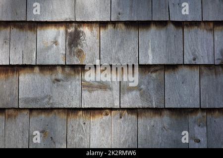 Natürliche Holzzeder Schindelwand organischer Hintergrund Stockfoto