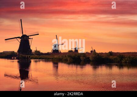 Die Windmühlen von Kinderdijk in Holland. Niederlande Stockfoto