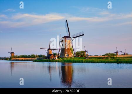 Die Windmühlen von Kinderdijk in Holland. Niederlande Stockfoto