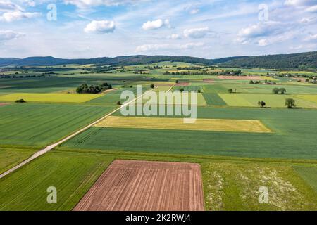 Landschaft mit Feld im werra-Tal zwischen Hessen und Thüringen bei Herleshausen Stockfoto