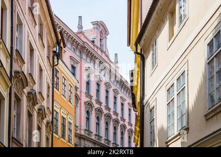 Bunte Häuser in der Altstadt von Prag, Tschechische Republik Stockfoto