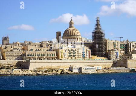 Valetta Skyline auf blauem Meer, Malta, Europa Stockfoto